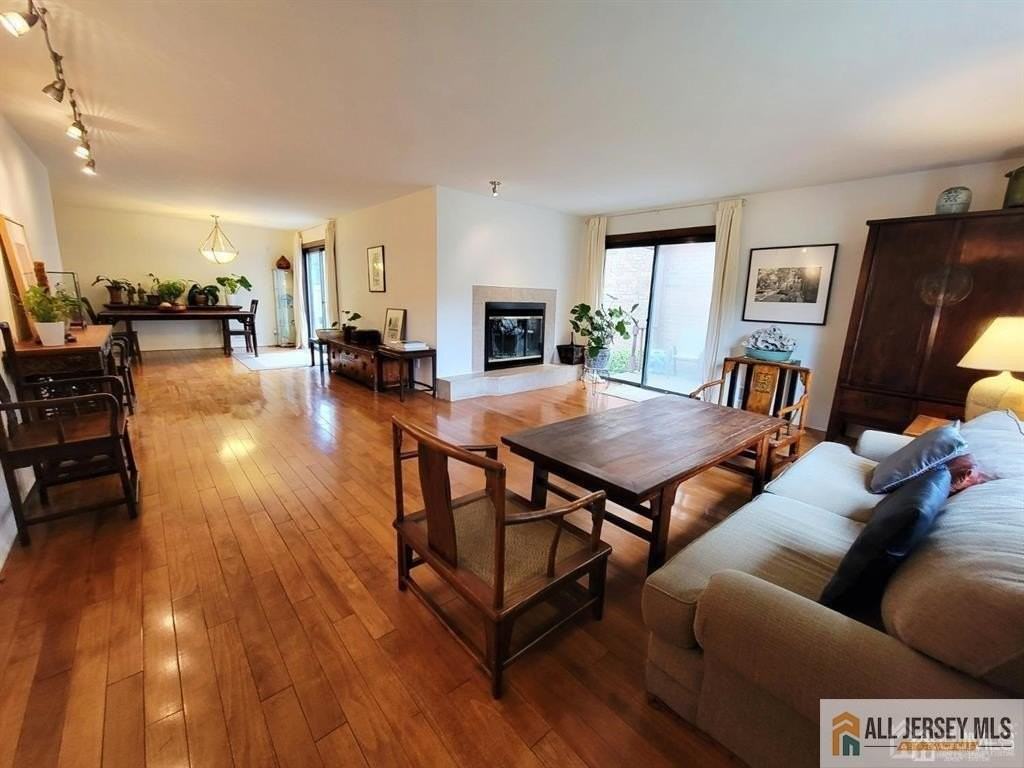 41 Ardsley Ct - Photo 5 of 26