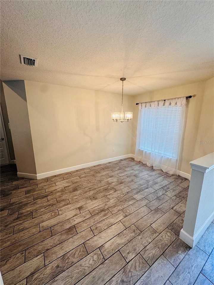 310 Athabasca Pl - Photo 5 of 24