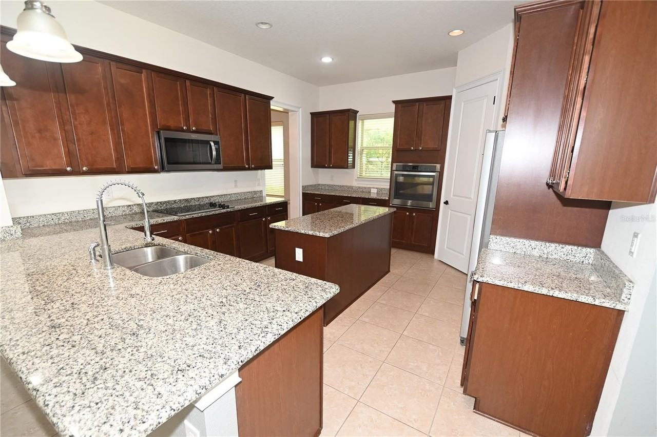 8461 Pippen Dr - Photo 7 of 47