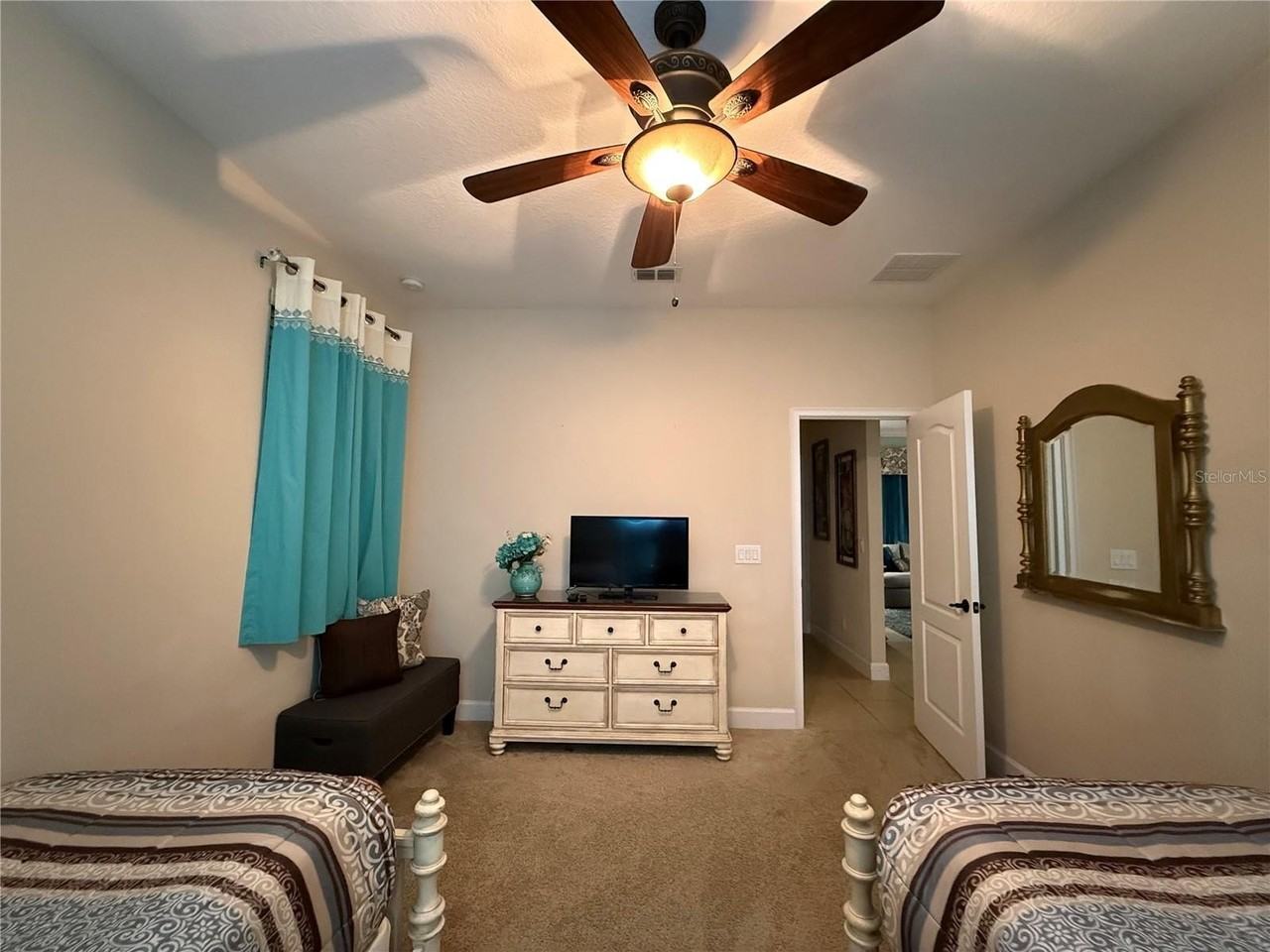 4353 Acorn Ct - Photo 5 of 35