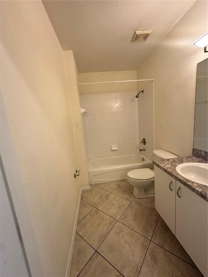 521 Villa Del Sol Cir #203 - Photo 7 of 13