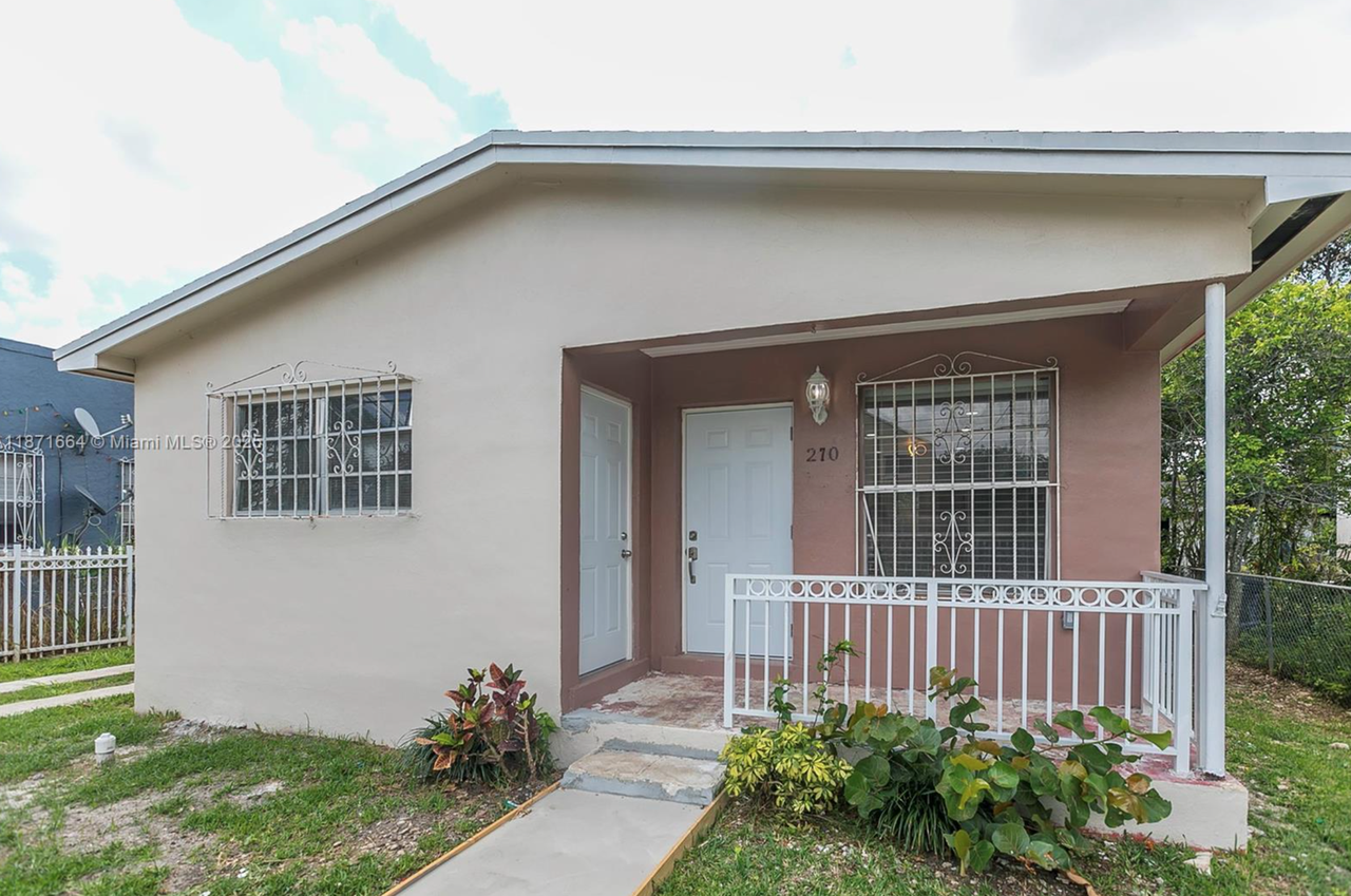 270 Nw 81st St - Photo 2 of 8