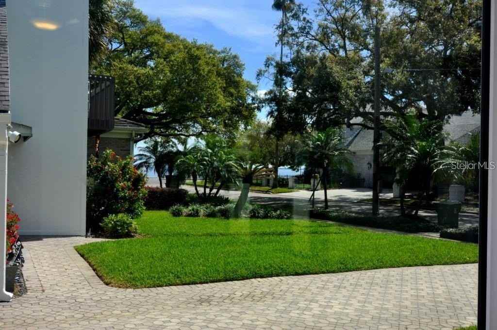 2905 W Bay Court Ave - Photo 2 of 37