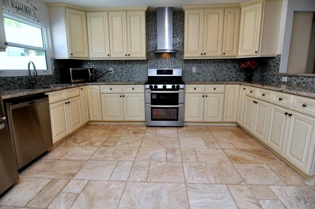 2905 W Bay Court Ave - Photo 6 of 37