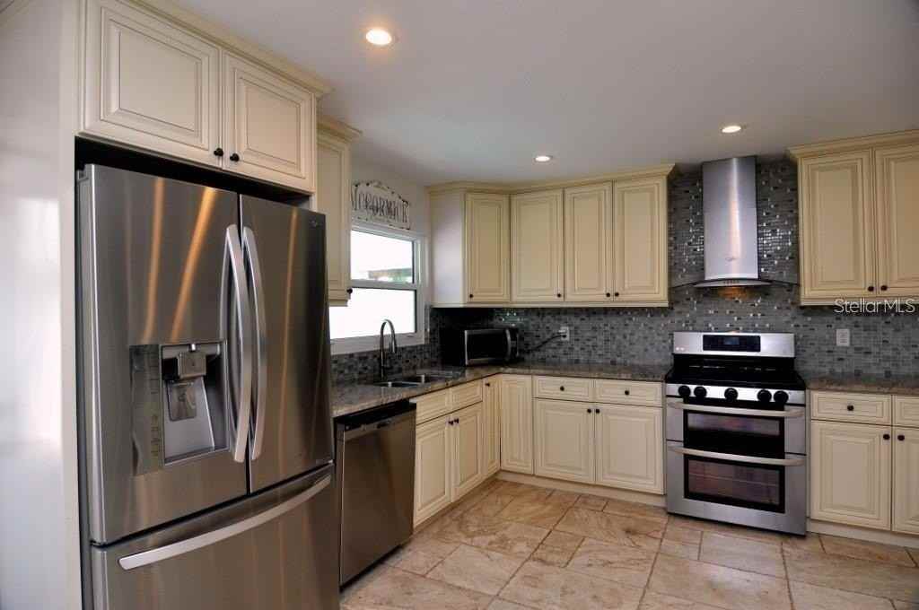 2905 W Bay Court Ave - Photo 7 of 37