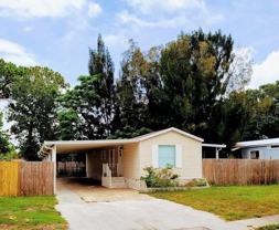 6067 137th Ter N - Photo 1 of 1