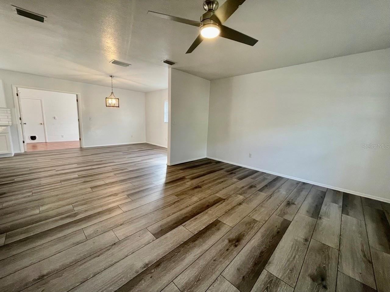 1201 E Flora St - Photo 4 of 29