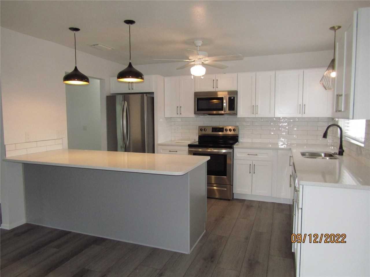 1201 E Flora St - Photo 5 of 29