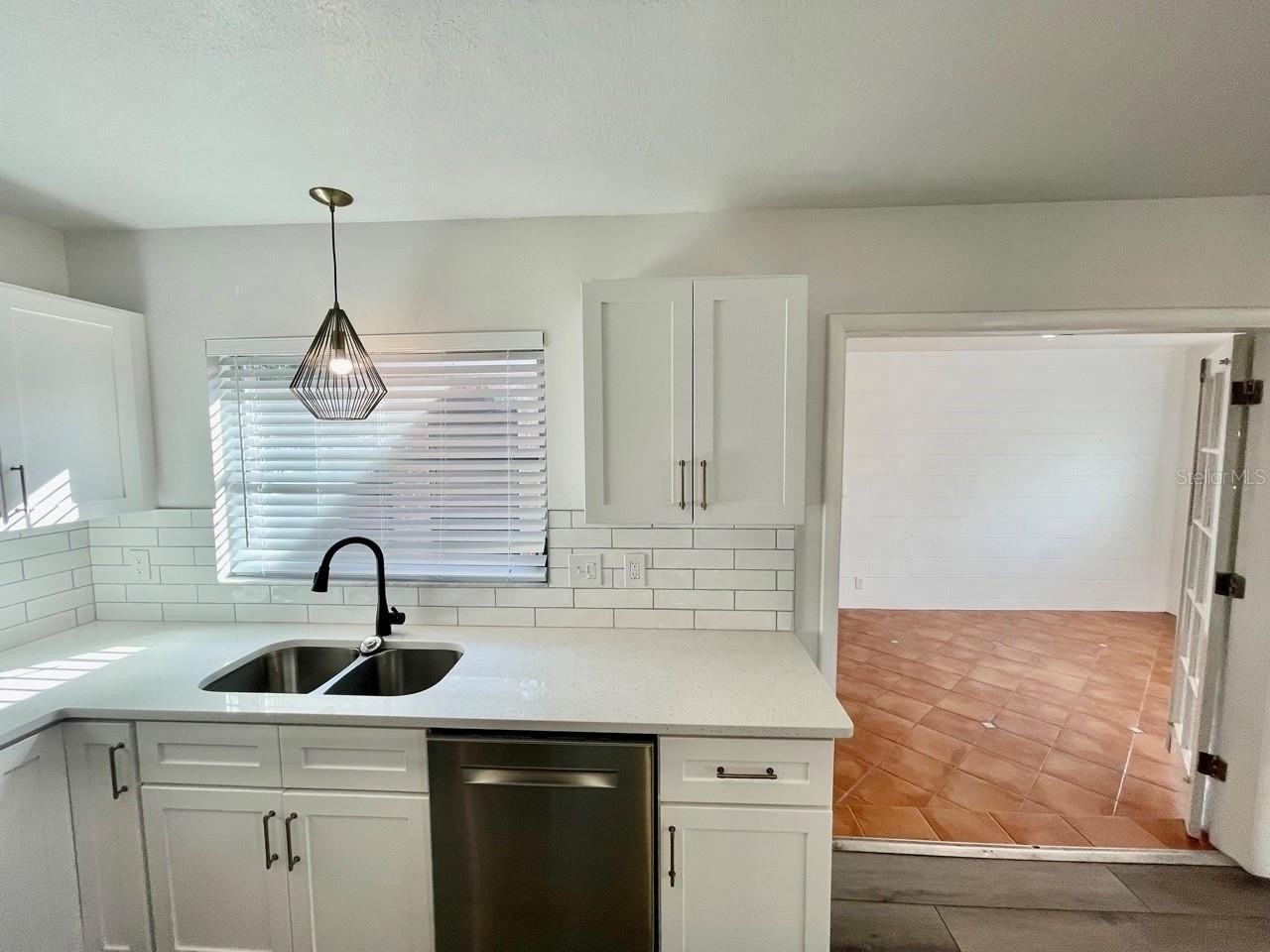 1201 E Flora St - Photo 7 of 29