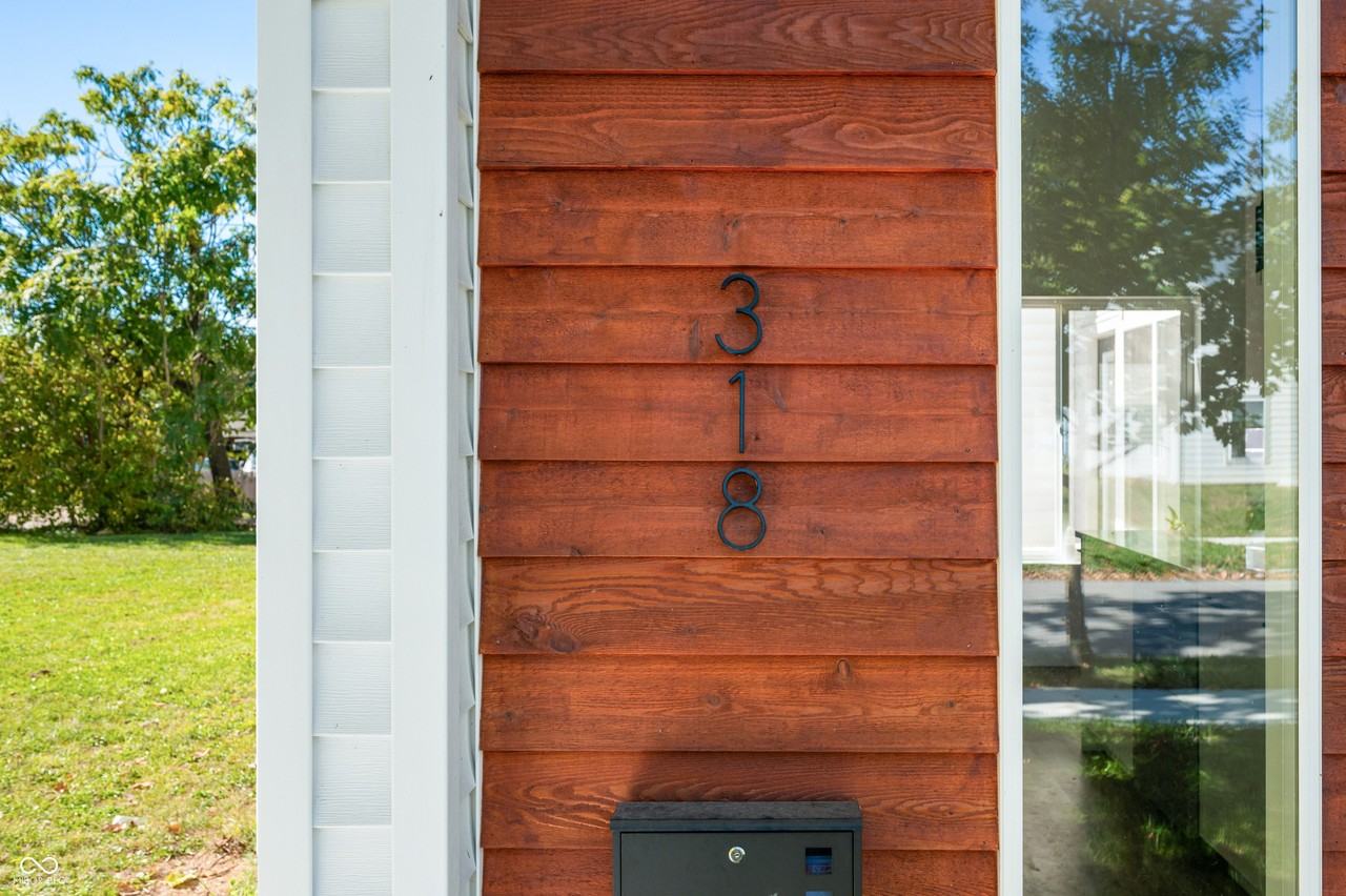 318 N Tacoma Ave - Photo 3 of 43