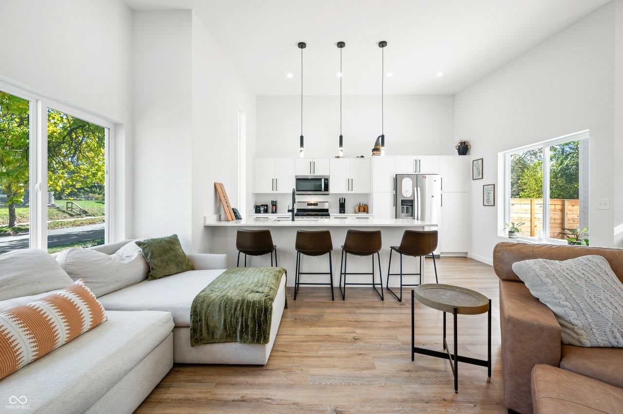 318 N Tacoma Ave - Photo 6 of 43