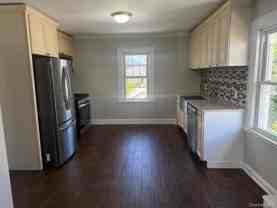 523 Bayview Ave - Photo 1 of 1