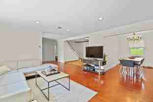 4 Hickory Dr - Photo 1 of 1