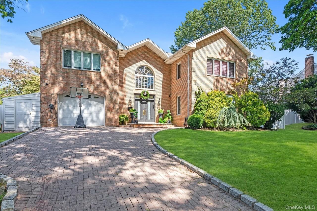 27 Circle Dr - Photo 2 of 31