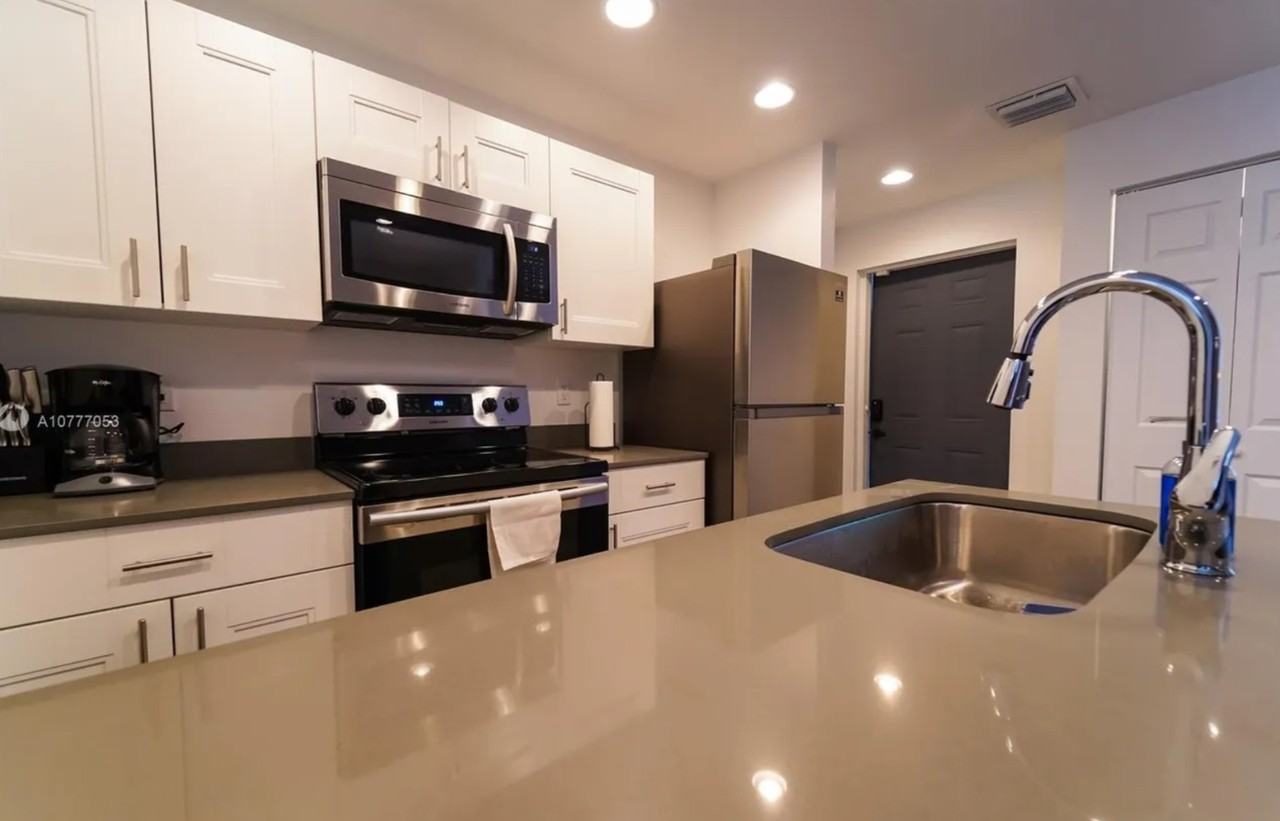 541 Northwest 33rd Street - Photo 2 of 10