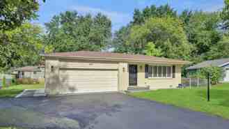 5S388 Allister Ln - Photo 1 of 1