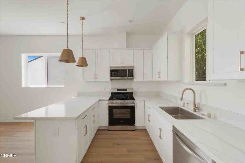 10558 Encino Avenue - Photo 5 of 18