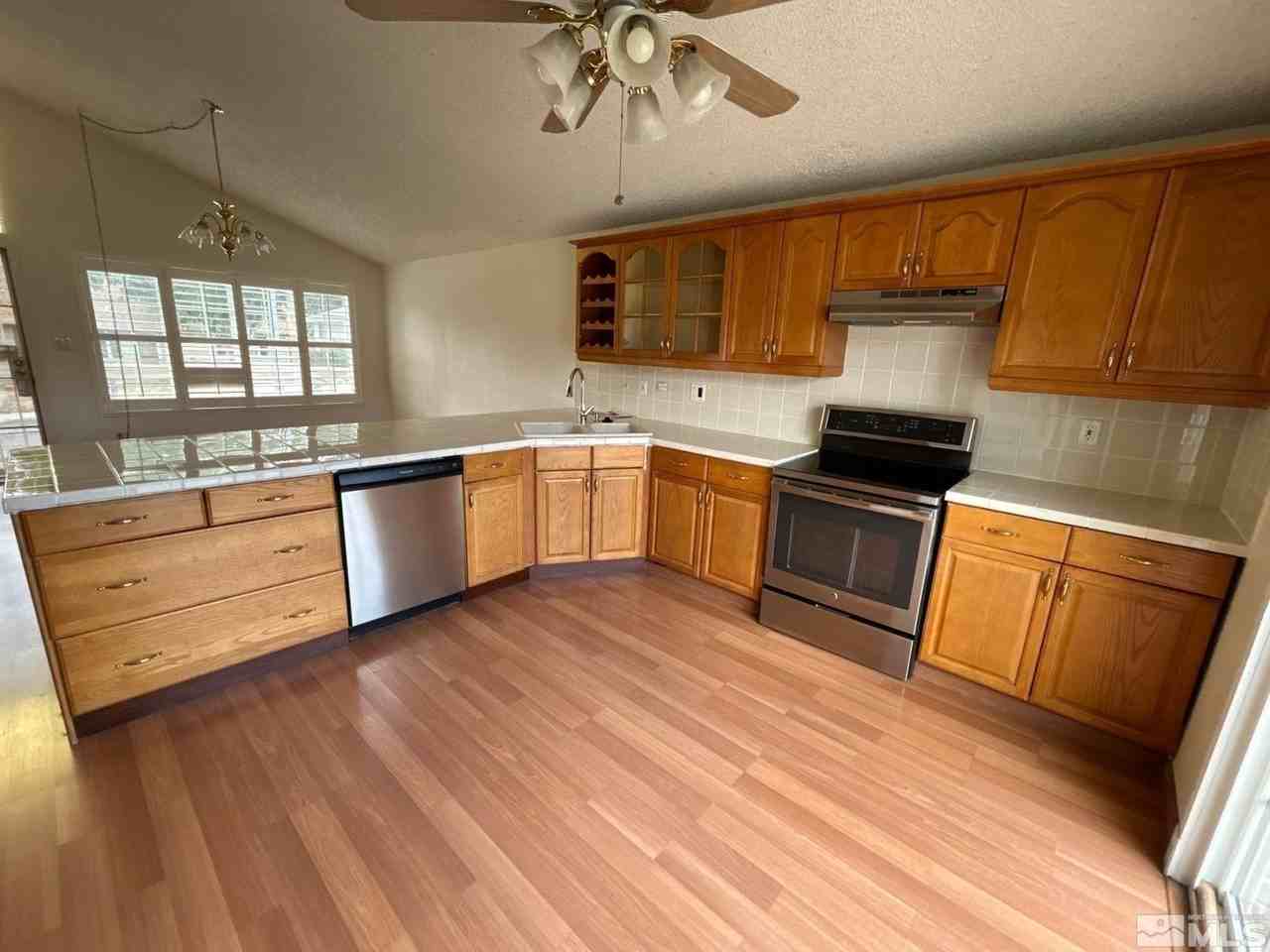 306 East Quail Street - Photo 6 of 34