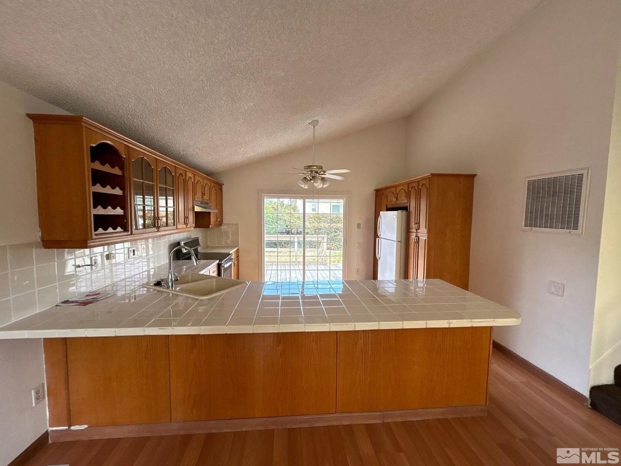 306 East Quail Street - Photo 7 of 34