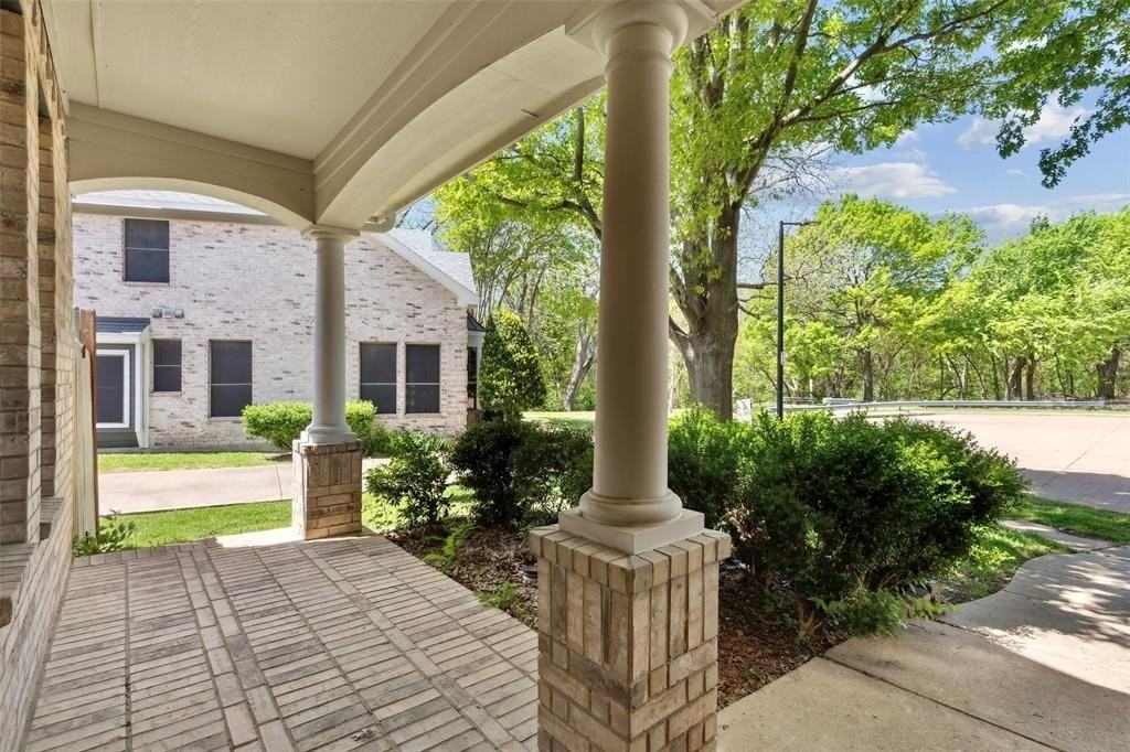 1506 Mossy Glen Court - Photo 2 of 40