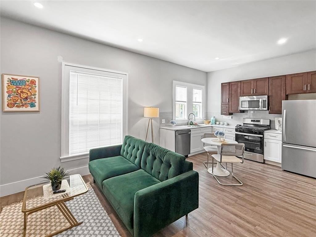 801 N Marsalis Ave #101 - Photo 3 of 16