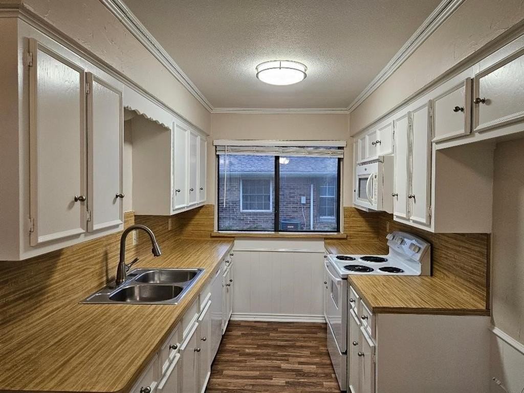 604 Willow Way - Photo 2 of 28