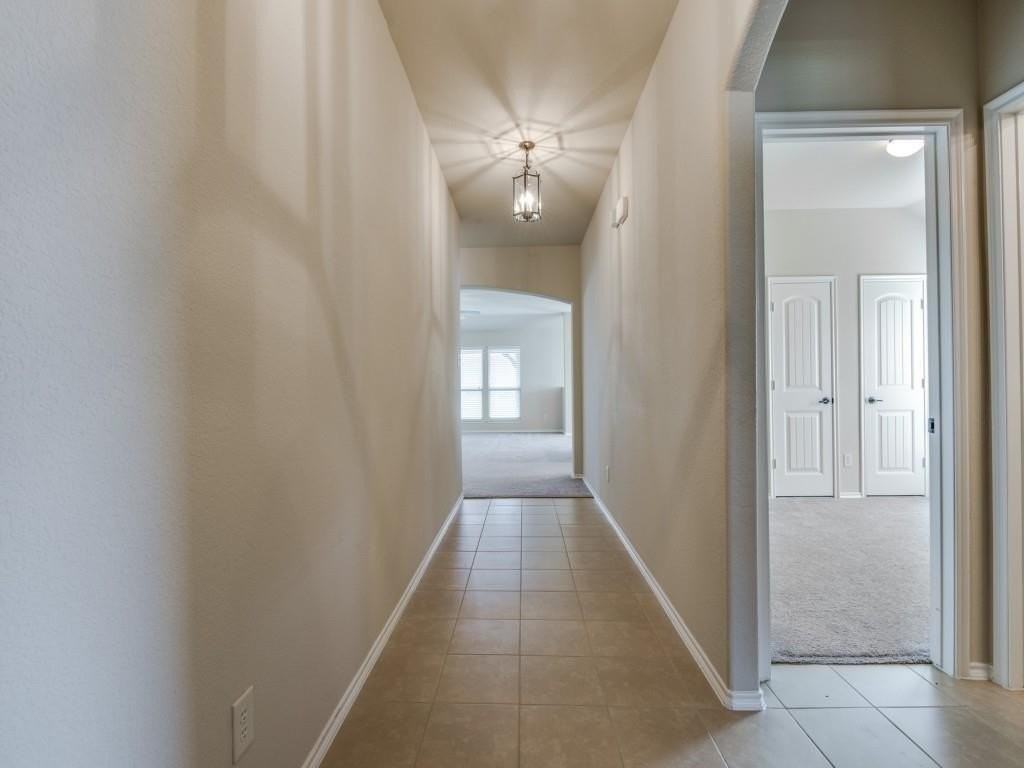 1302 Riviera Dr - Photo 4 of 21