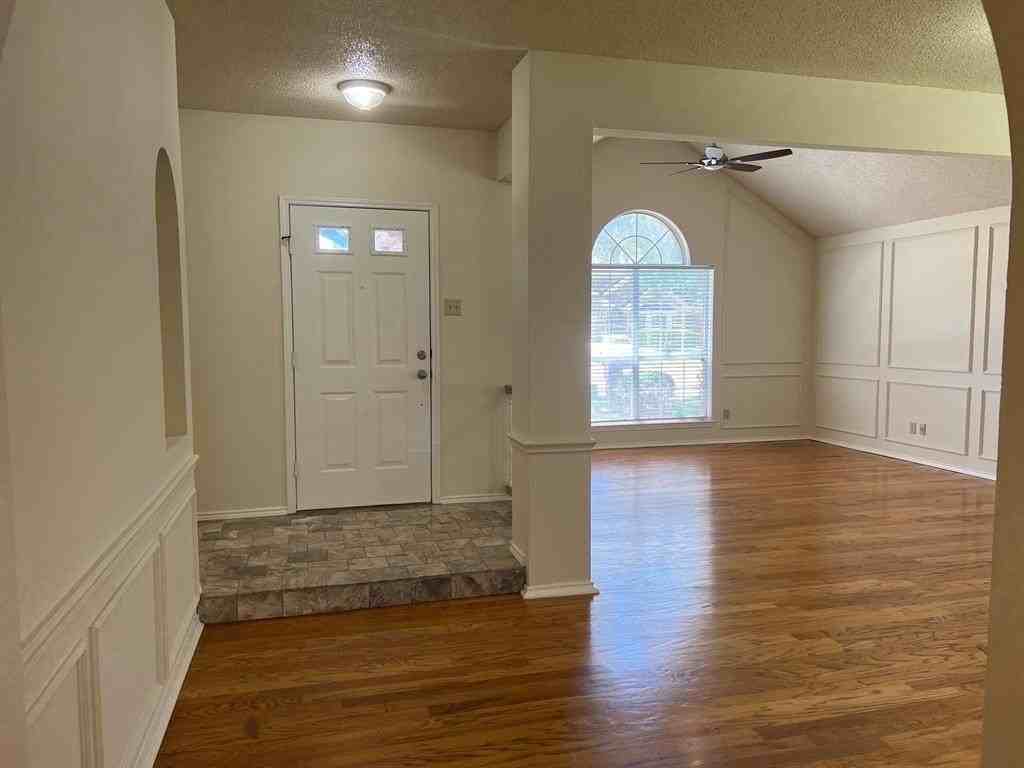 4913 Portrait Ln - Photo 3 of 26