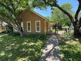 714 N Houston St - Photo 1 of 1