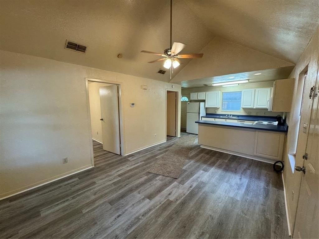 714 North Houston Street - Photo 2 of 10