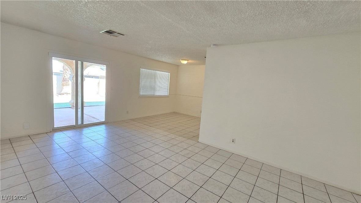 47 Locustwood St - Photo 2 of 22