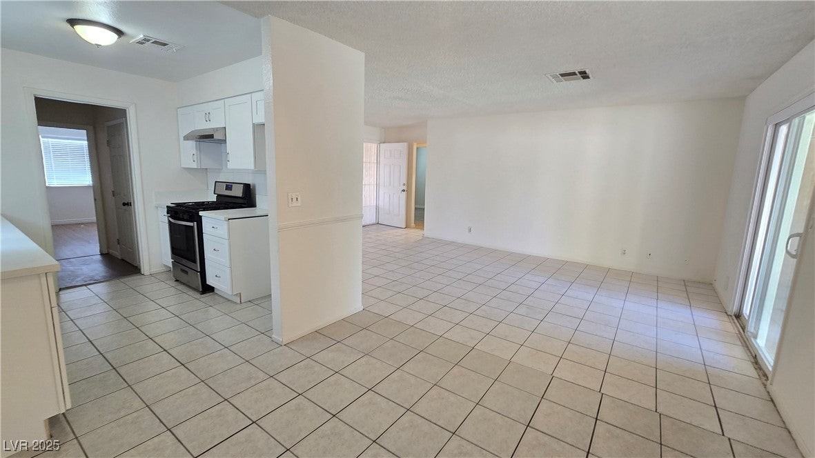 47 Locustwood St - Photo 5 of 22