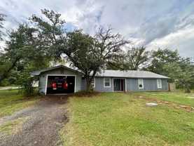 704 W Brazos St - Photo 1 of 1
