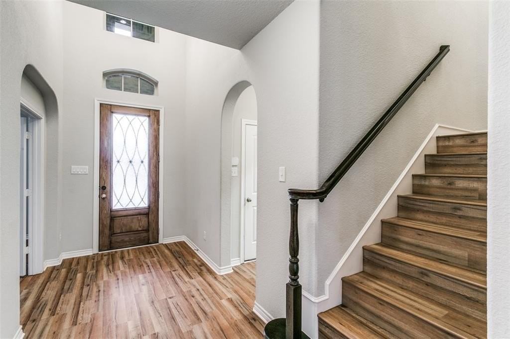 3801 Juniperio St - Photo 5 of 32