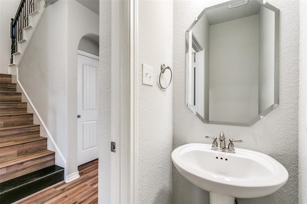 3801 Juniperio St - Photo 6 of 32