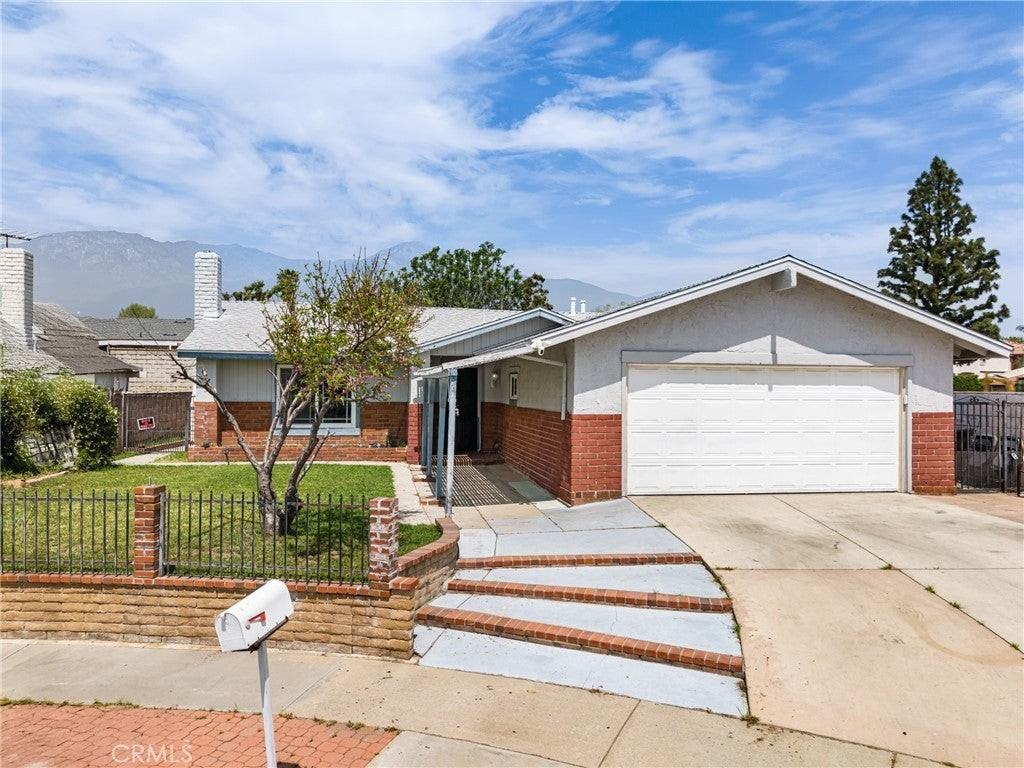 9684 Hemlock St - Photo 4 of 26