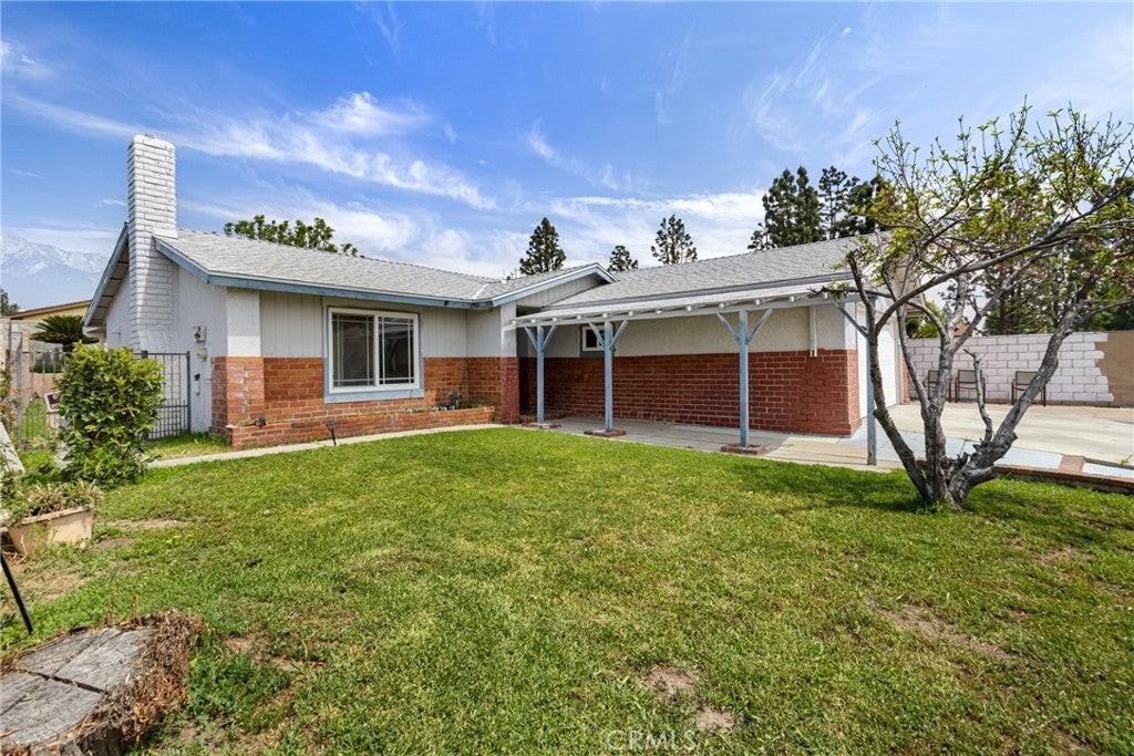 9684 Hemlock St - Photo 5 of 26