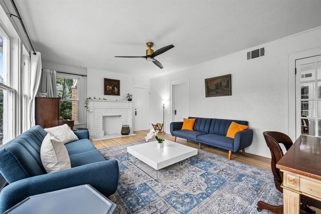 5322 Junius St - Photo 3 of 16