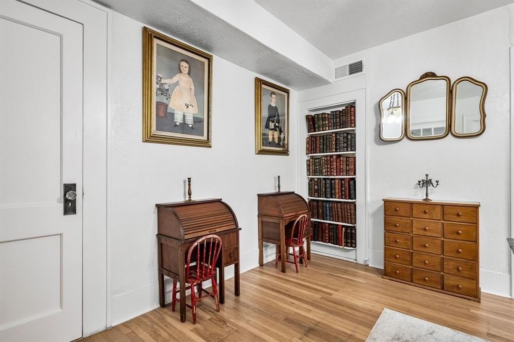 5322 Junius St - Photo 7 of 16