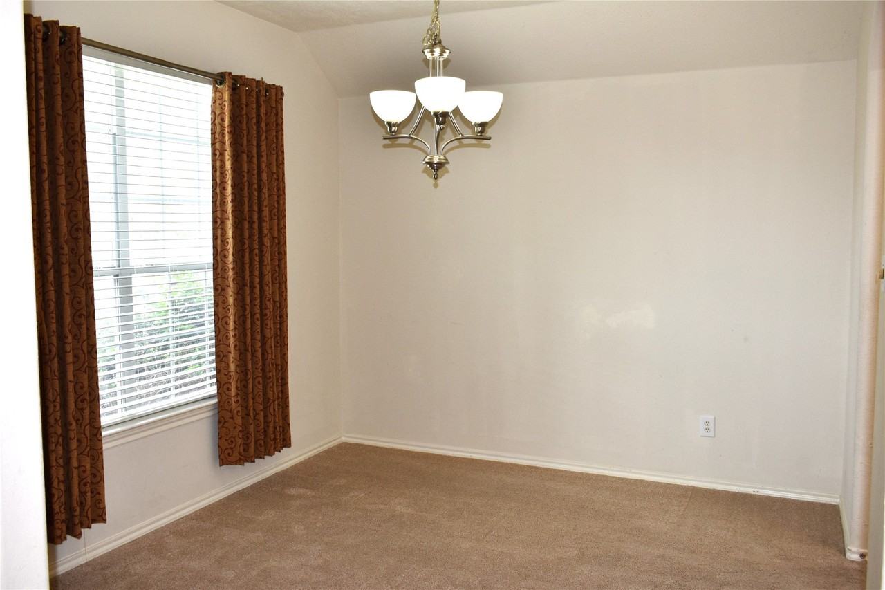 18314 Manorcliff Ln - Photo 2 of 30