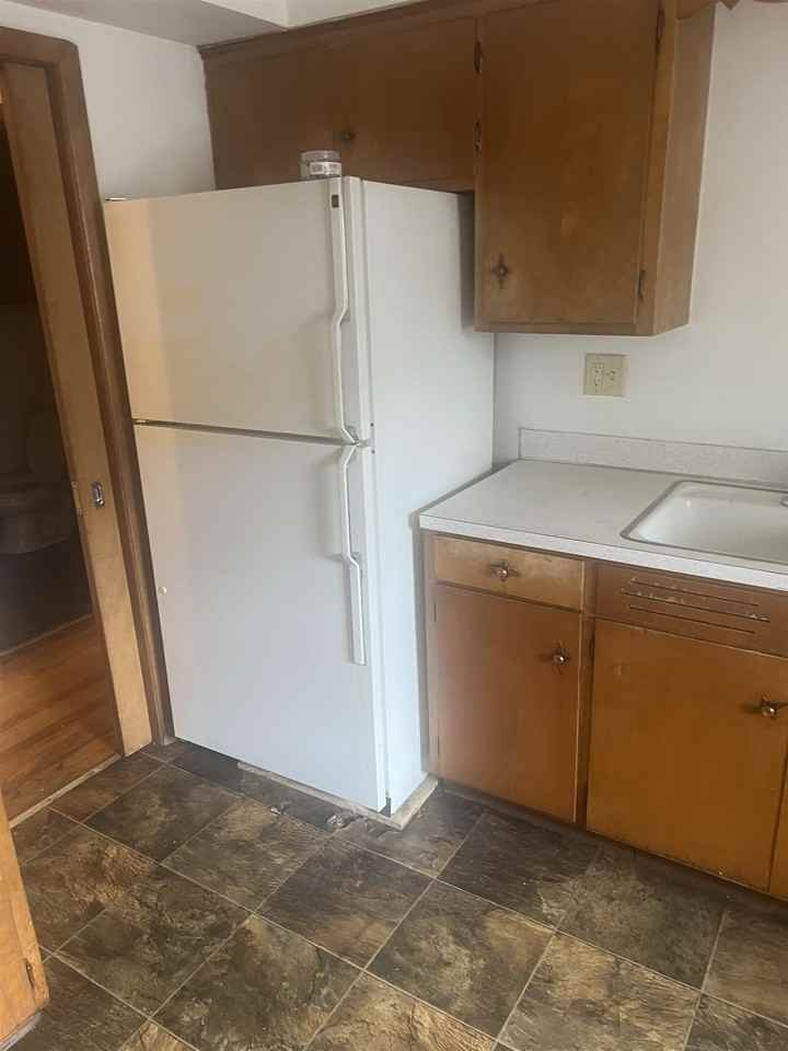 2221 7th Ave - Photo 2 of 8