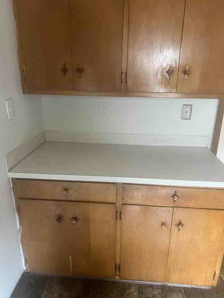 2221 7th Ave - Photo 5 of 8