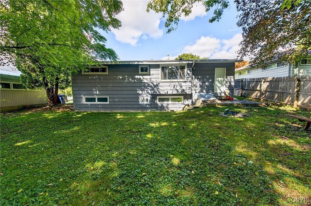 216 Pine Grove St - Photo 5 of 30