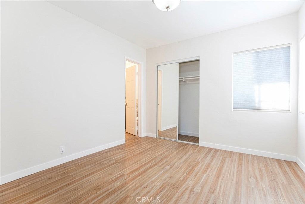 12527 Stagg St - Photo 5 of 32