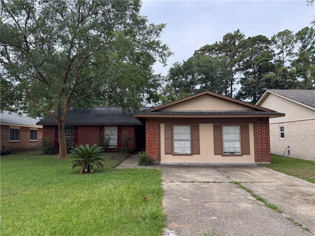 465 Ridgewood Dr - Photo 2 of 14