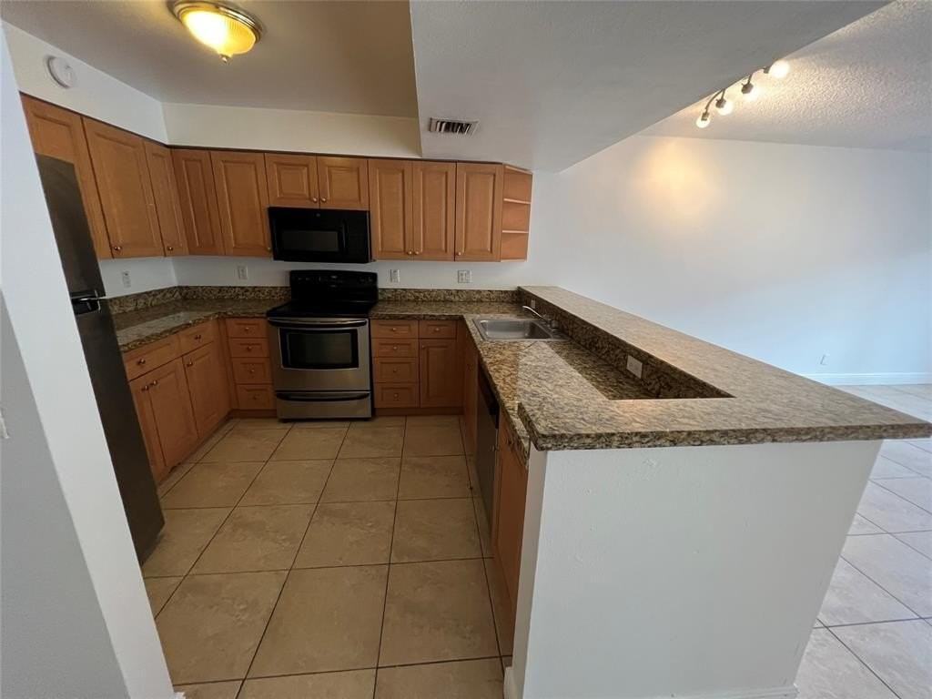 5221 Geneva Way #208 - Photo 3 of 21