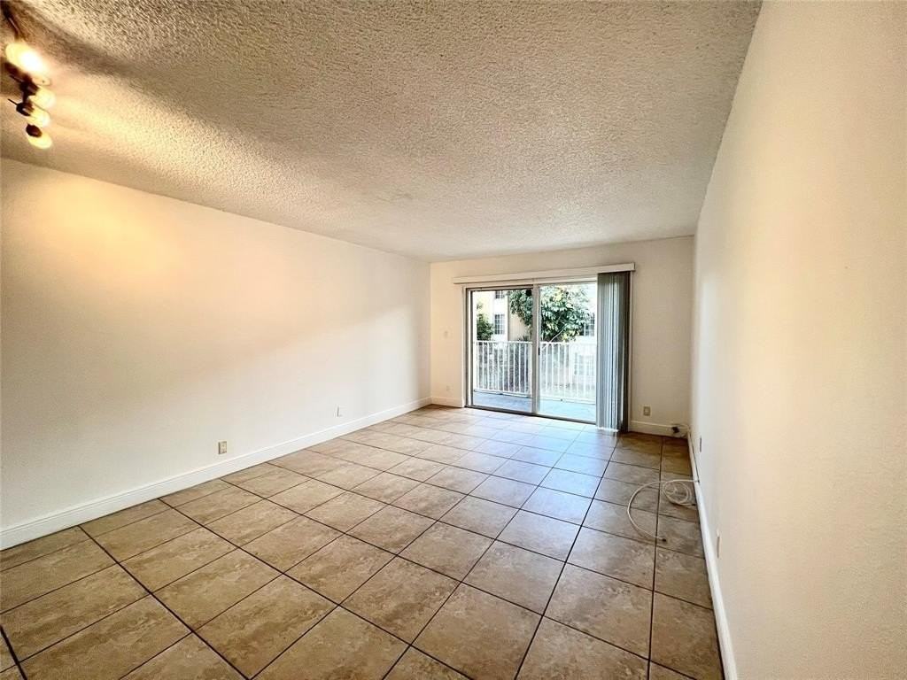 5221 Geneva Way #208 - Photo 6 of 21