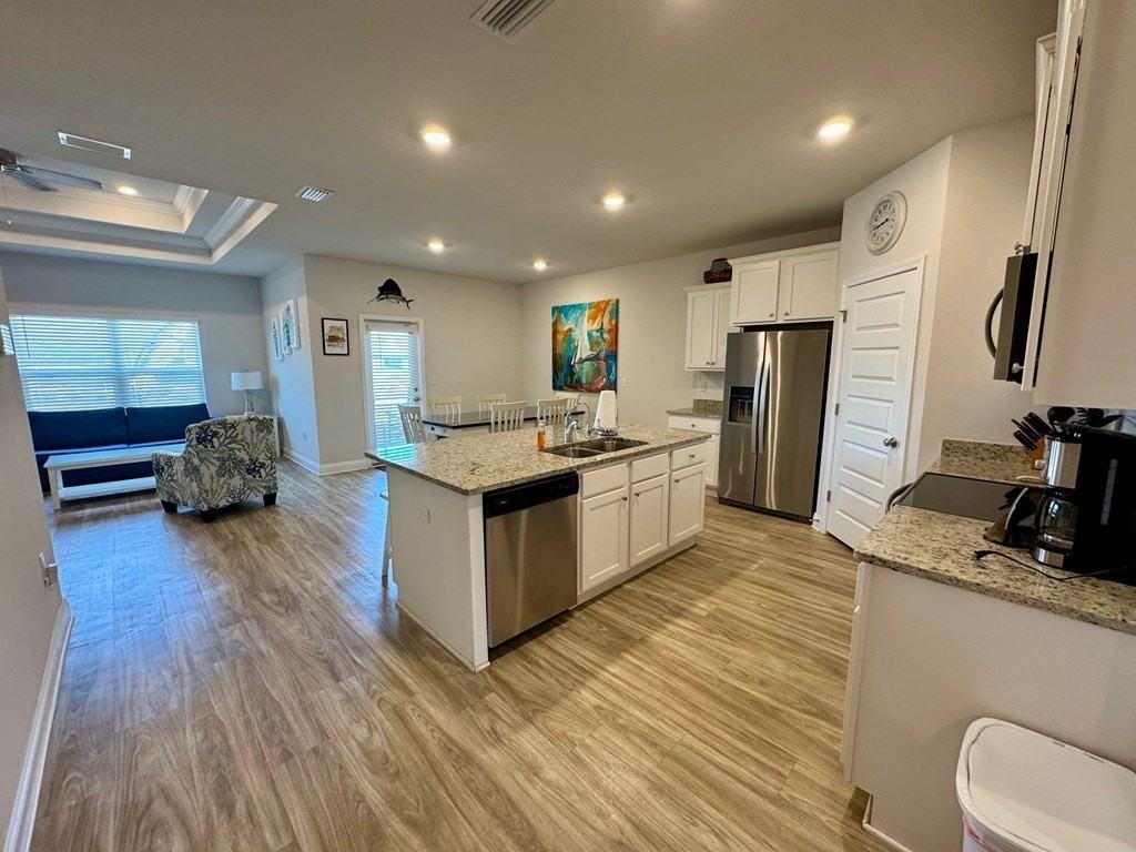 150 Heron Ct - Photo 3 of 34