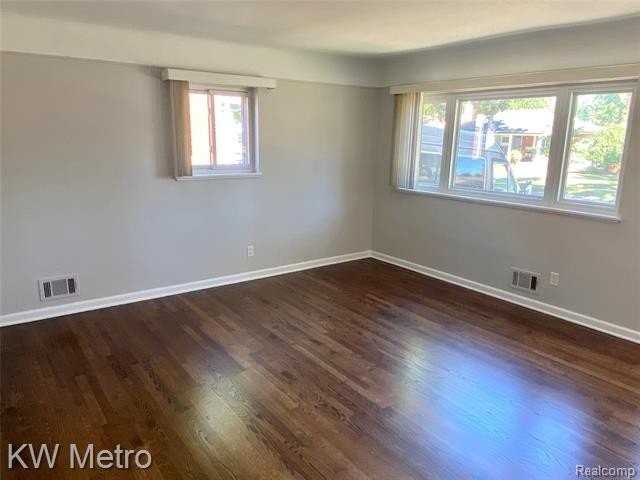 604 Lerner Ave - Photo 3 of 14