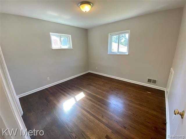 604 Lerner Ave - Photo 7 of 14